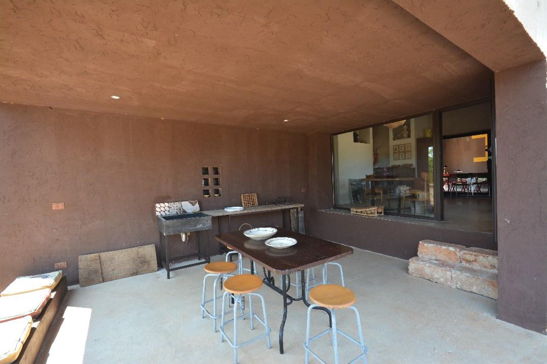 Veranda coperta attrezzata vicino la cucina